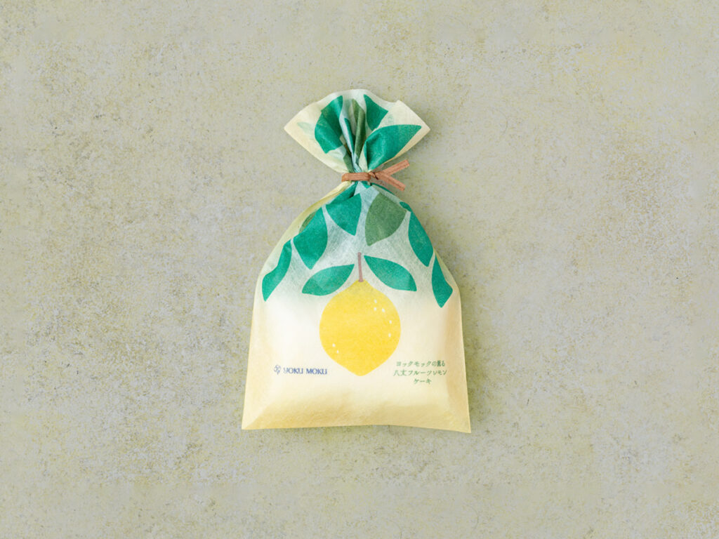 ヨックモックの薫る八丈フルーツレモンケーキ　パッケージ